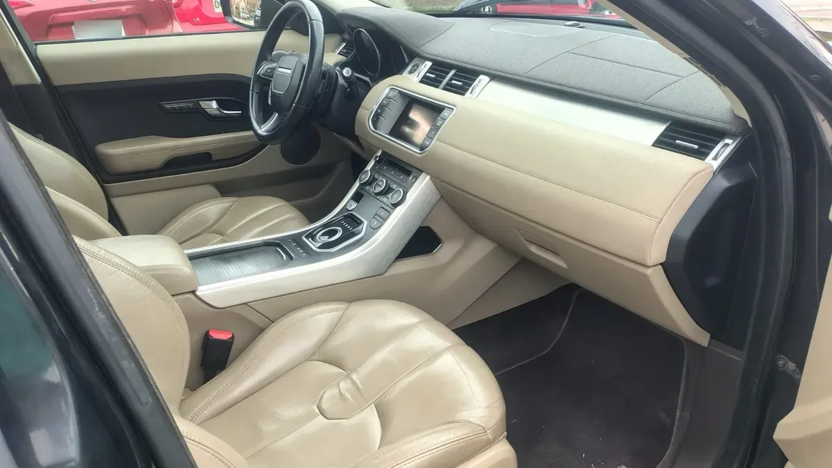 LAND ROVER EVOQUE 2.0 Dynamic 5p At 4x4 año 2013