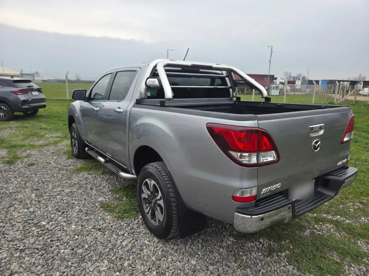 MAZDA BT-50 2.2 Doble Cabina Sdx High Mt 4x4 Diesel año 2019