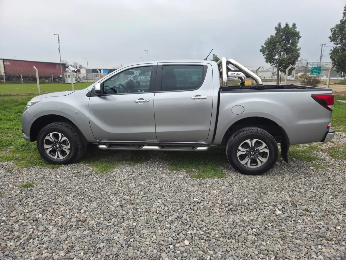 MAZDA BT-50 2.2 Doble Cabina Sdx High Mt 4x4 Diesel año 2019