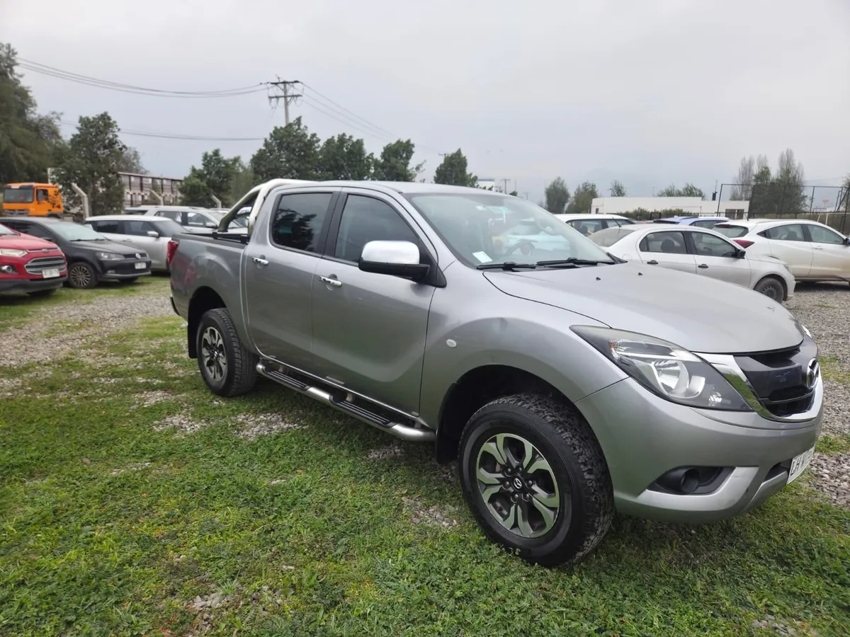 MAZDA BT-50 2.2 Doble Cabina Sdx High Mt 4x4 Diesel año 2019
