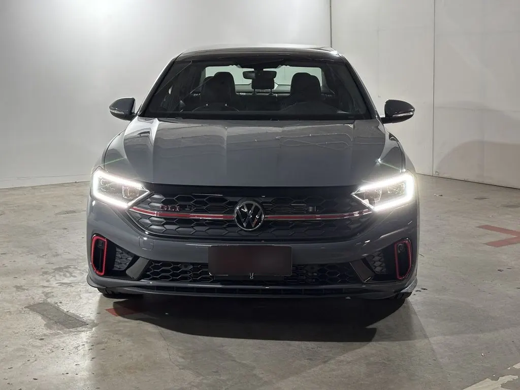 Volkswagen Jetta Gli 4x2 2.0 Aut año 2024