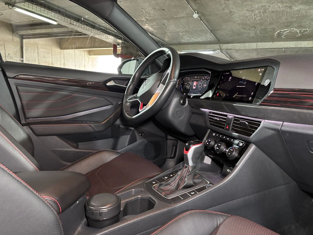 Volkswagen Jetta Gli 4x2 2.0 Aut año 2024