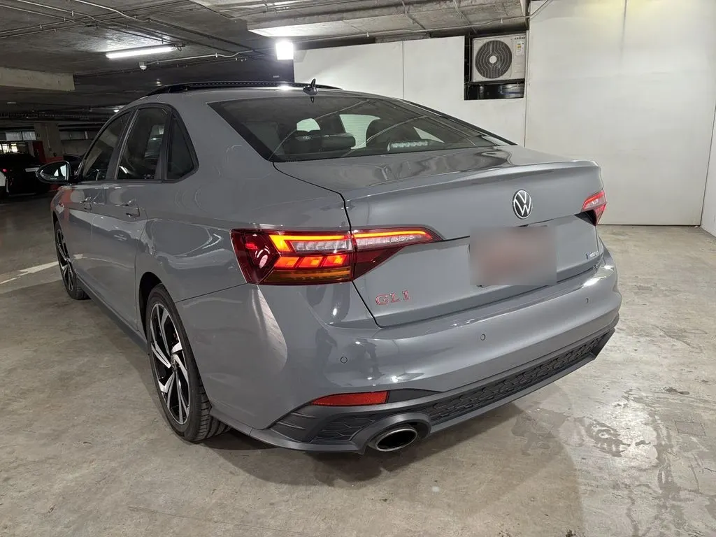 Volkswagen Jetta Gli 4x2 2.0 Aut año 2024