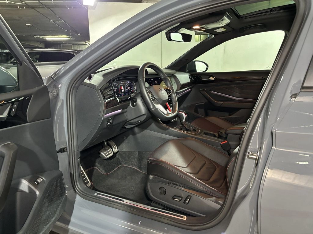 Volkswagen Jetta Gli 4x2 2.0 Aut año 2024