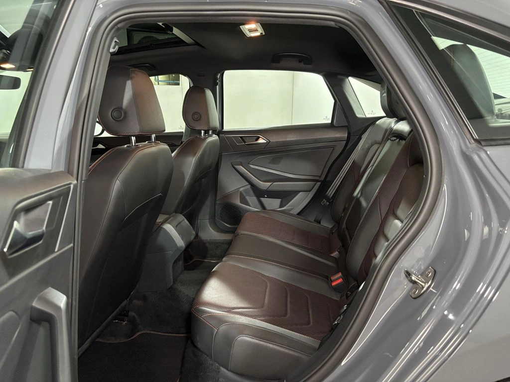 Volkswagen Jetta Gli 4x2 2.0 Aut año 2024