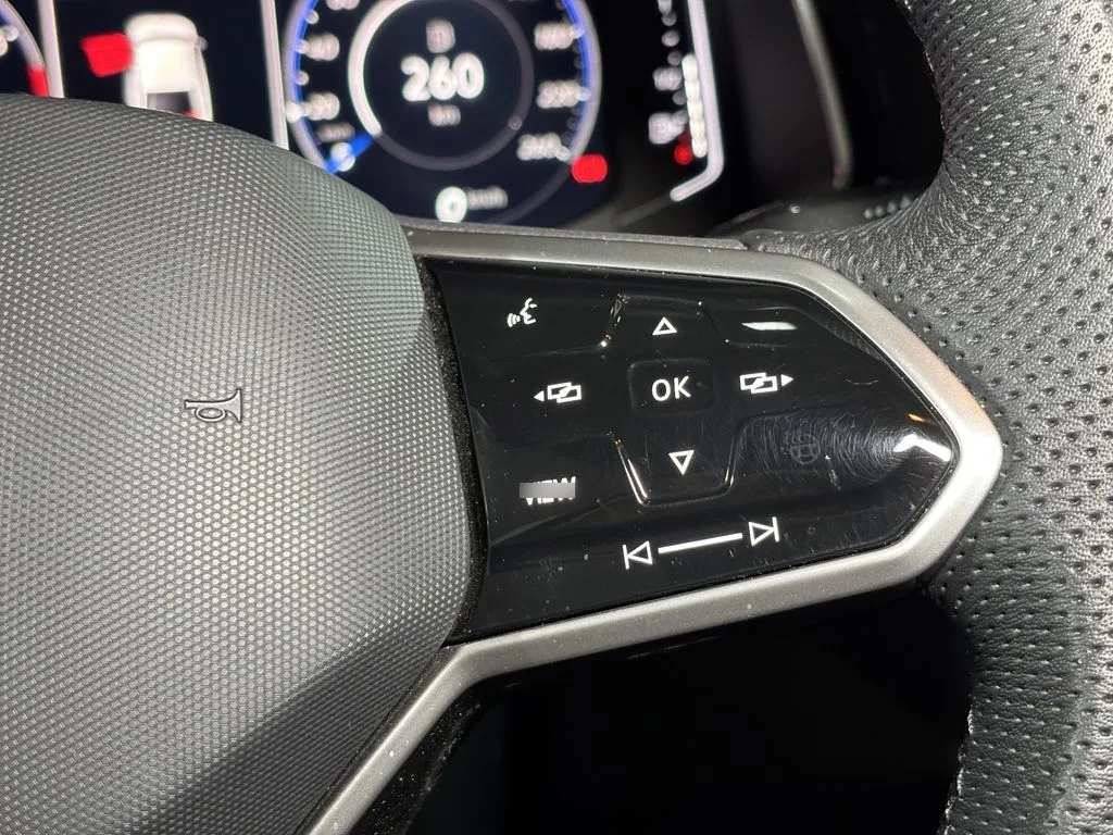 Volkswagen Jetta Gli 4x2 2.0 Aut año 2024