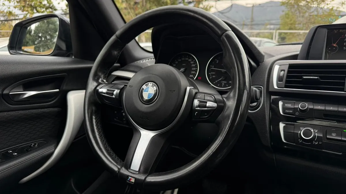 BMW 120i 1.6 Lci M Sport 4x2 Hb At 5p año 2017