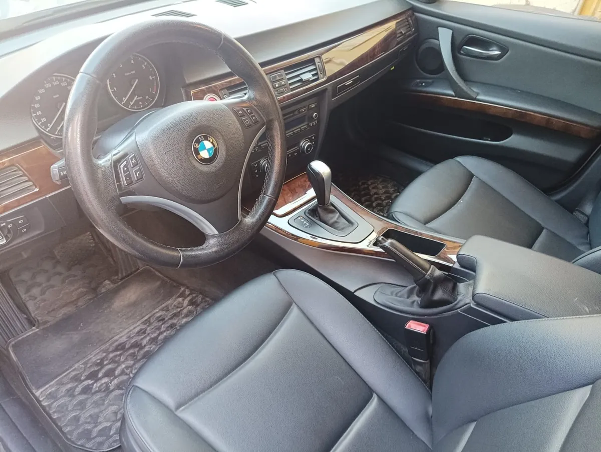 BMW 318 2.0 Ia/4 At año 2011