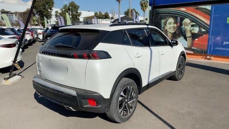 Peugeot 2008 1.2 Allure Puretech 4x2 130 At 5p año 2021