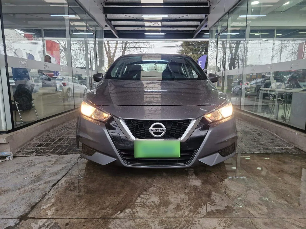 Nissan Versa 1.6 Sense 4x2 Mt 4p año 2021