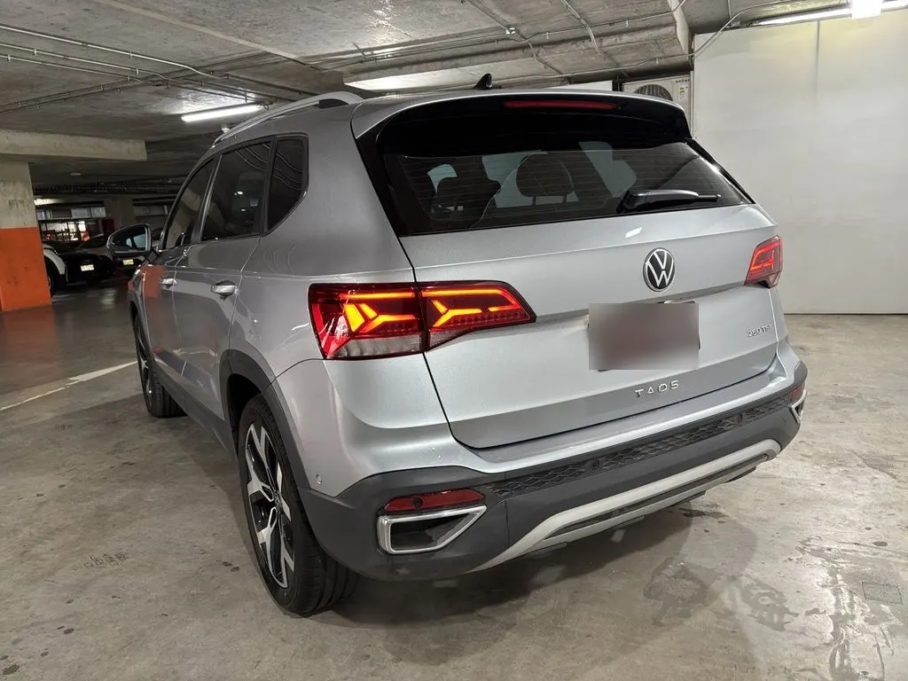 Volkswagen Taos Aut año 2025