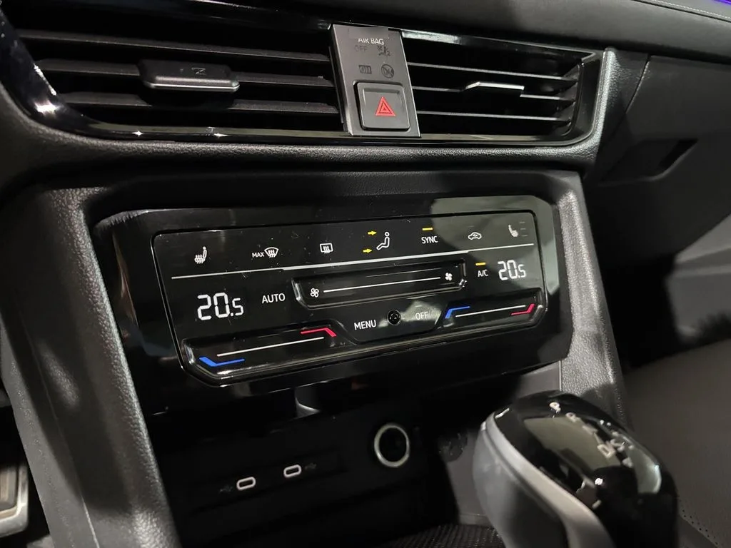 Volkswagen Taos Aut año 2025