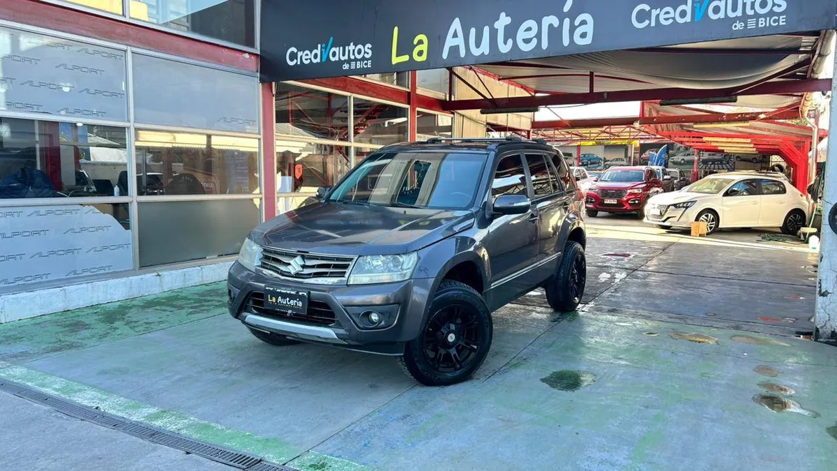 Suzuki Grand Nomade Glx Ltd 2.4 Aut año 2017