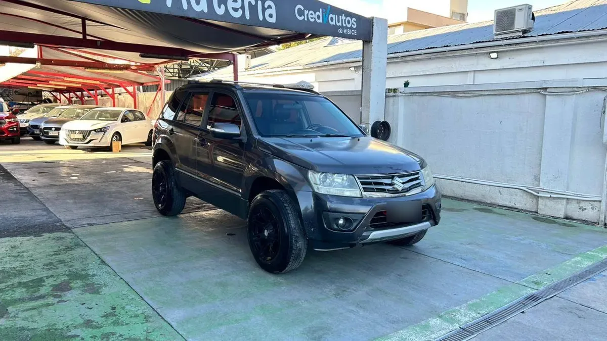 Suzuki Grand Nomade Glx Ltd 2.4 Aut año 2017