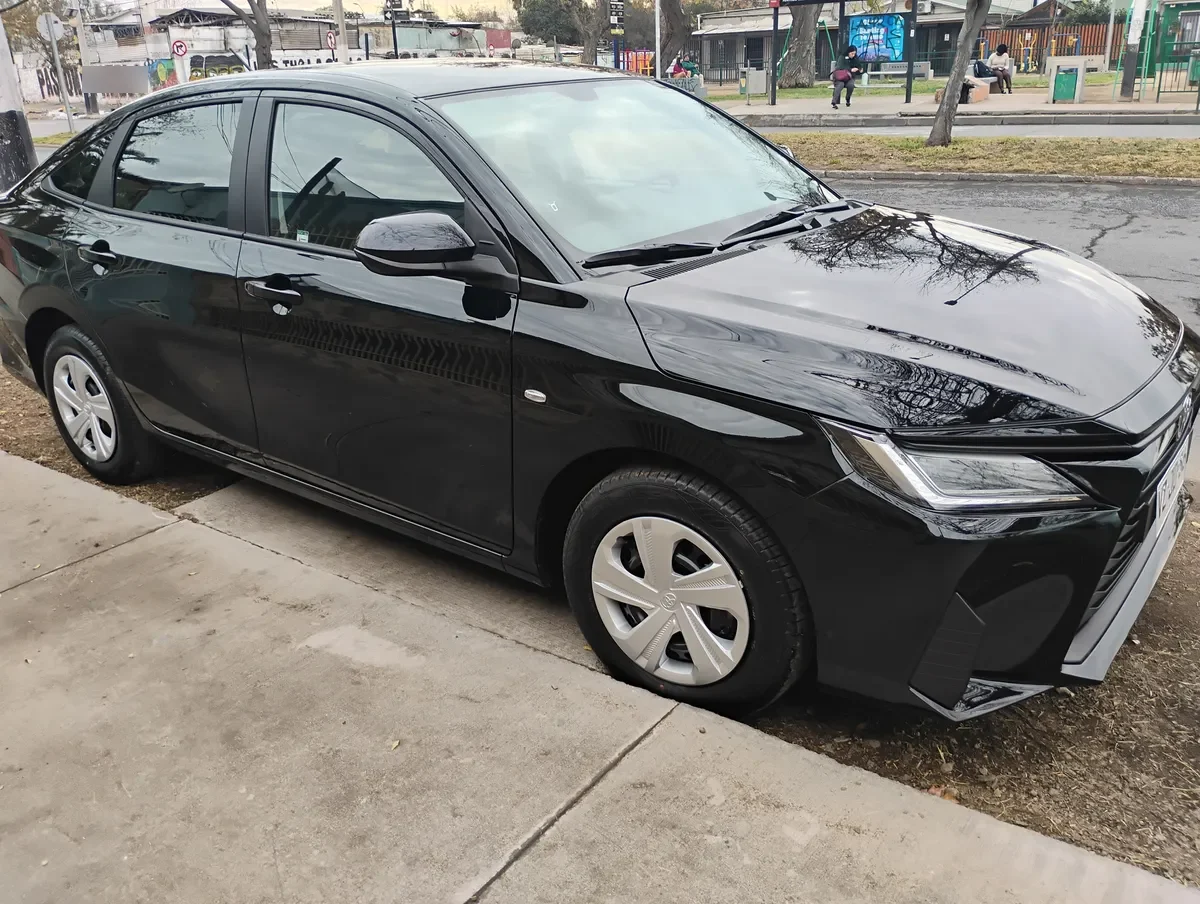 TOYOTA YARIS 1.5 I Sedan Mt año 2026
