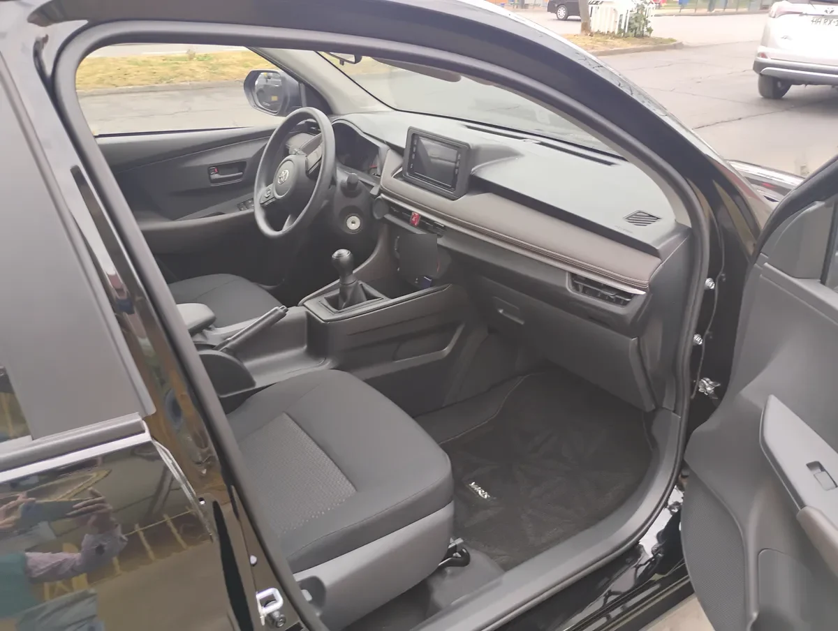 TOYOTA YARIS 1.5 I Sedan Mt año 2026