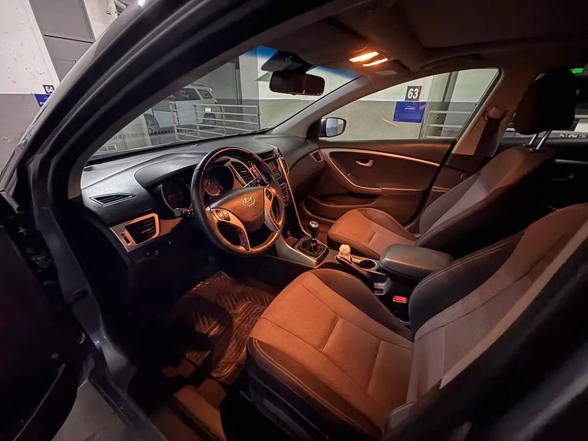 HYUNDAI I-30 1.6 Gd Gls Sun Mt año 2017