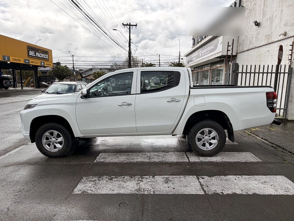 Mitsubishi L200 2.4 Katana Cr año 2023