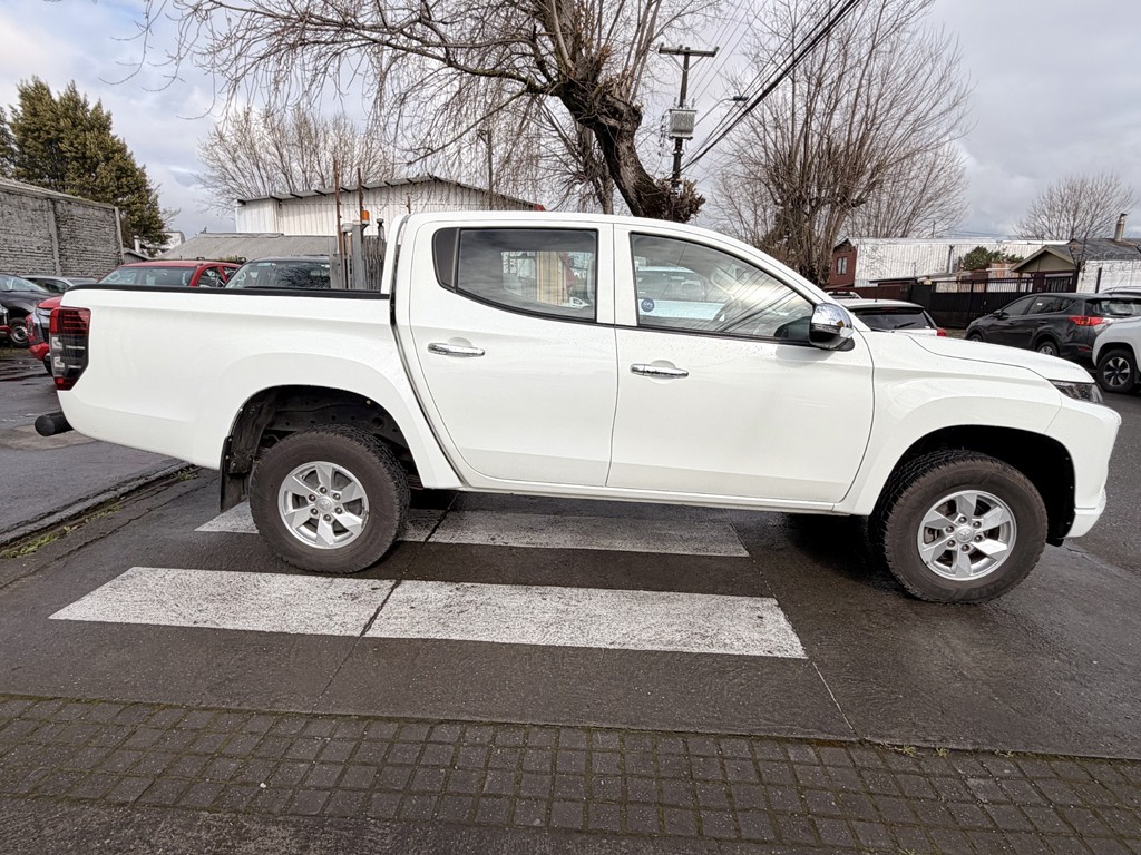 Mitsubishi L200 2.4 Katana Cr año 2023