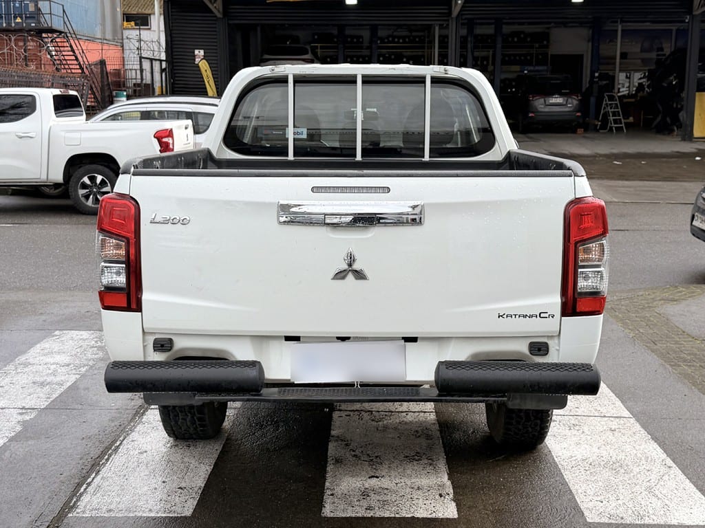 Mitsubishi L200 2.4 Katana Cr año 2023
