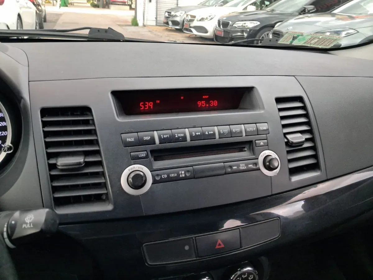 MITSUBISHI LANCER 1.6 R/t At año 2013