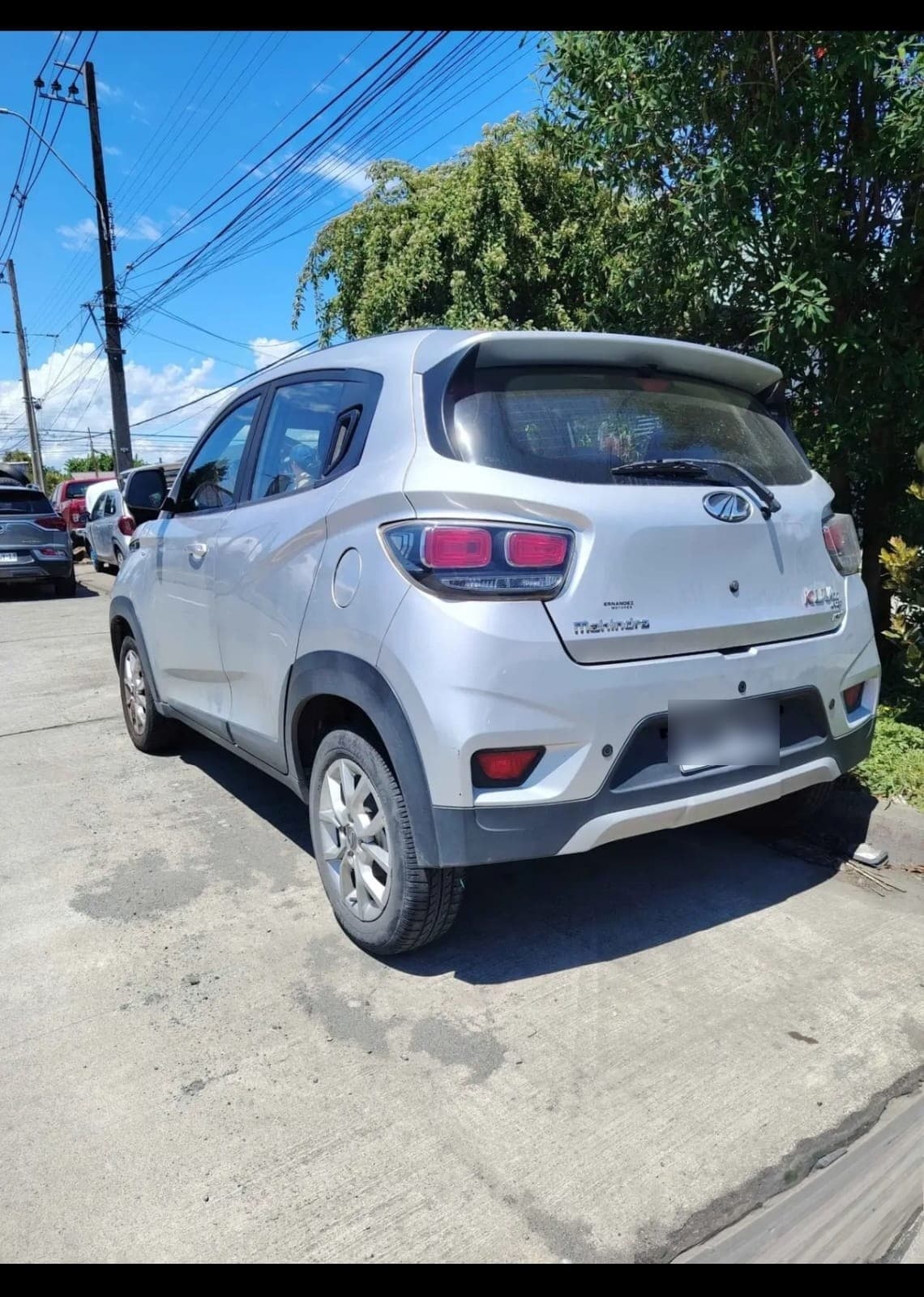 MAHINDRA KUV100 1.2 Elite Mt año 2020