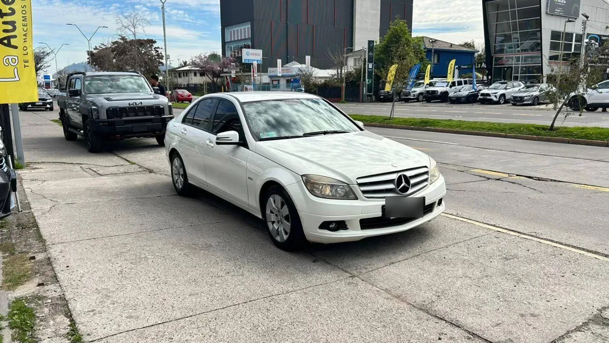 Mercedes-Benz C180 Cgi Blue Efficiency 1.8 Aut año 2011
