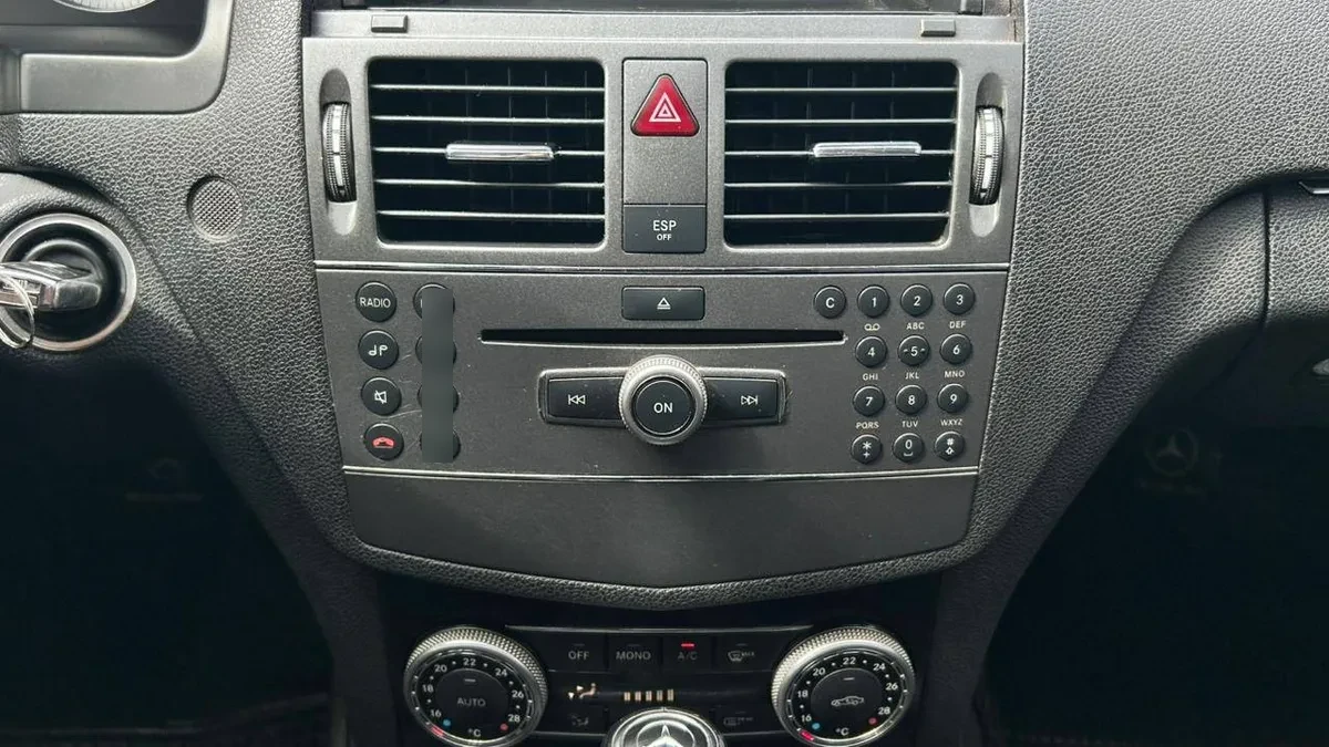 Mercedes-Benz C180 Cgi Blue Efficiency 1.8 Aut año 2011