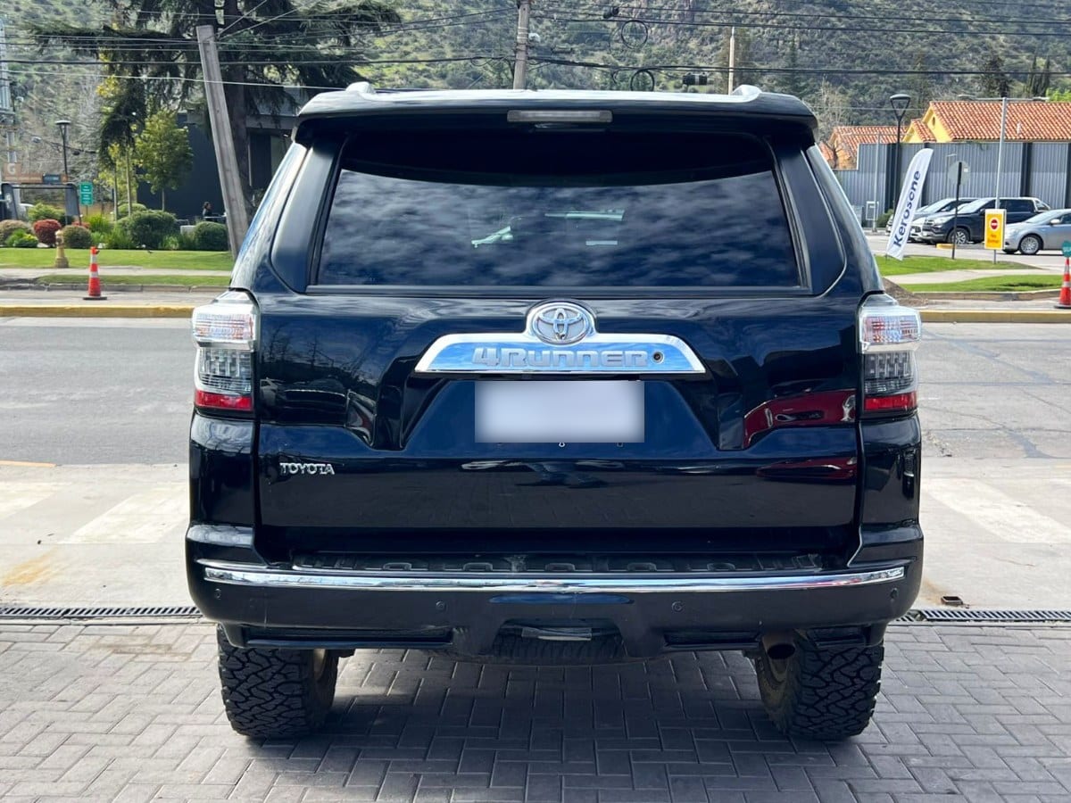 Toyota 4 Runner Limited 4x4 año 2021