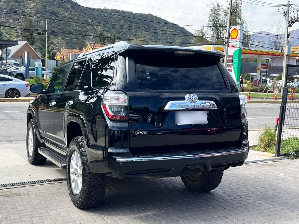 Toyota 4 Runner Limited 4x4 año 2021
