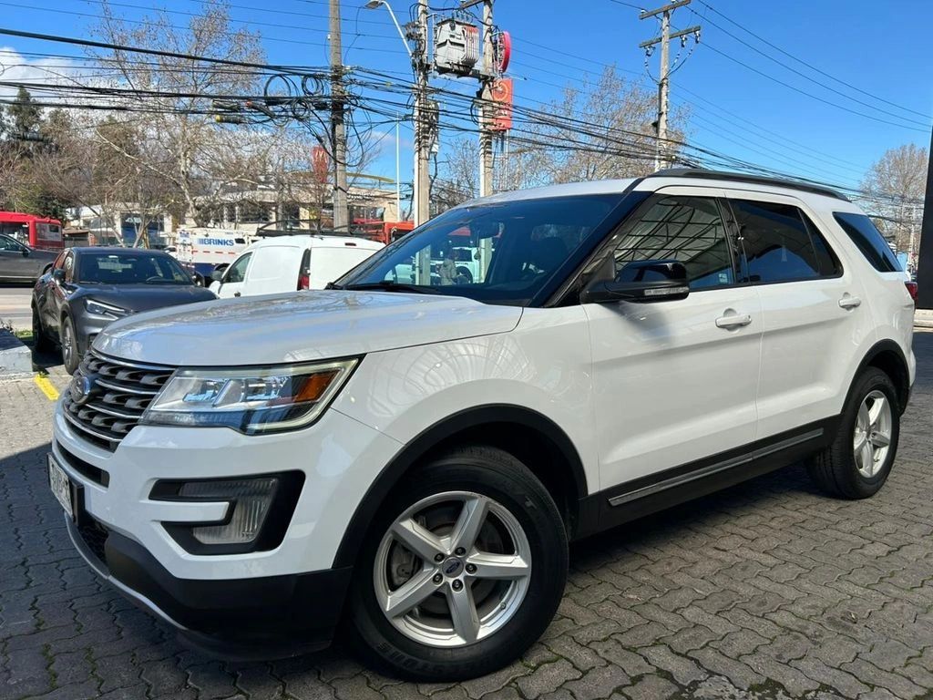 Ford Explorer 3.5 Xlt 4x2 3 Corridas At 5p año 2017
