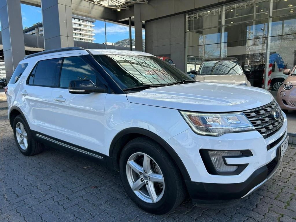 Ford Explorer 3.5 Xlt 4x2 3 Corridas At 5p año 2017