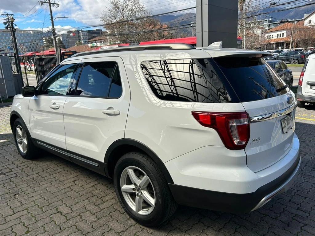 Ford Explorer 3.5 Xlt 4x2 3 Corridas At 5p año 2017