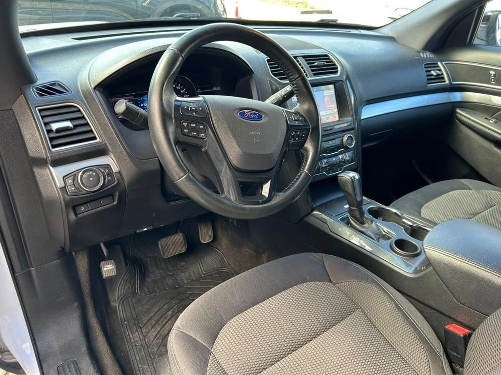 Ford Explorer 3.5 Xlt 4x2 3 Corridas At 5p año 2017