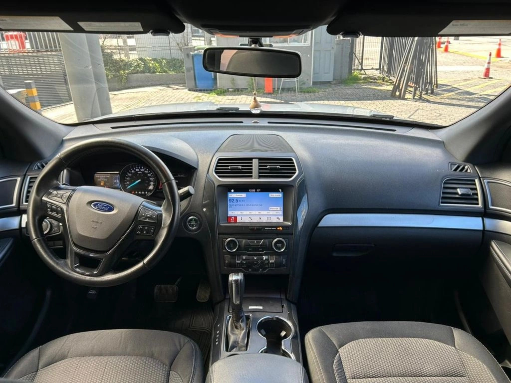 Ford Explorer 3.5 Xlt 4x2 3 Corridas At 5p año 2017