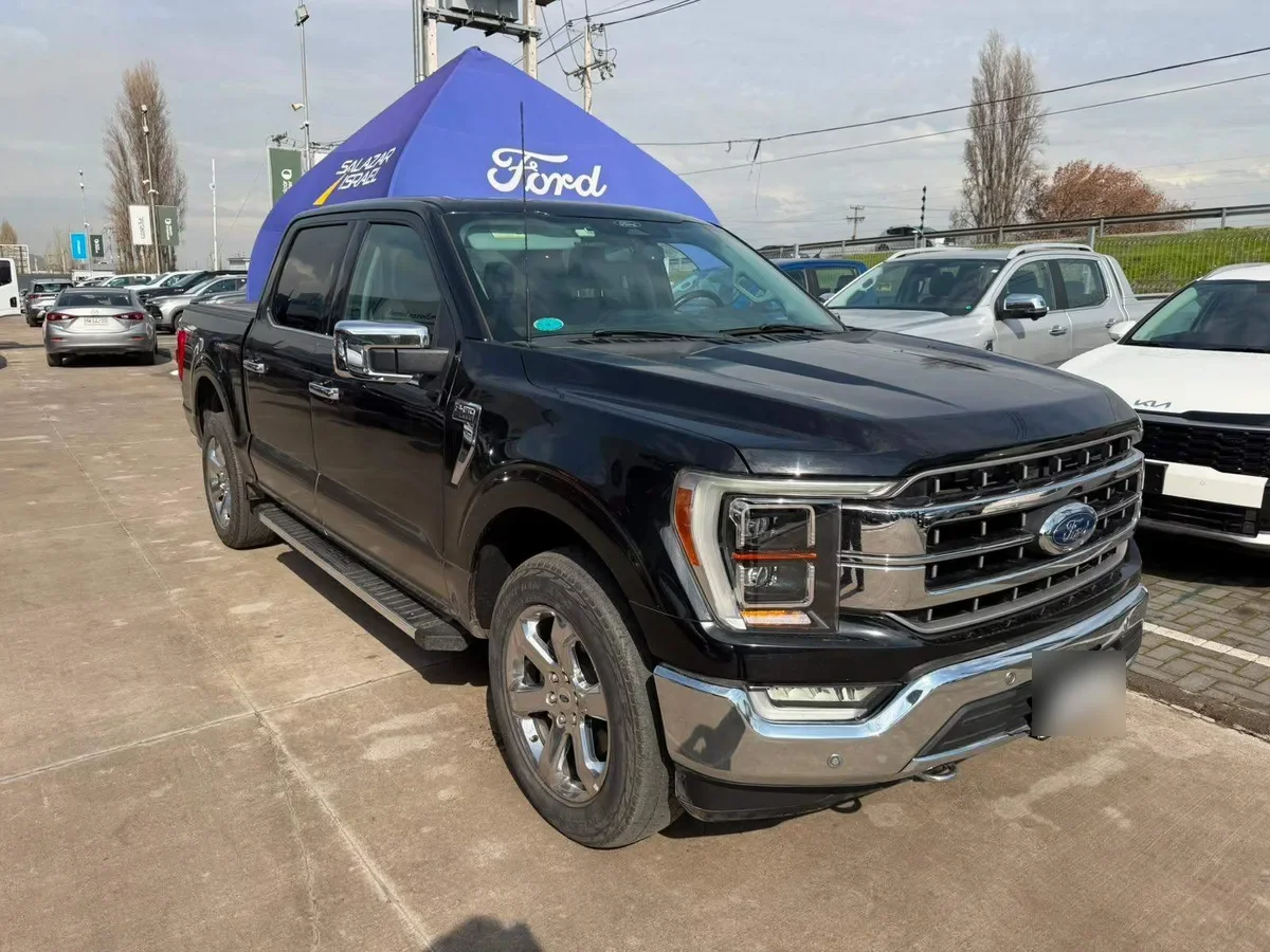 Ford F-150 5.0 Lariat Luxury Cc Dob. Cab. 4x4 At 4p año 2023
