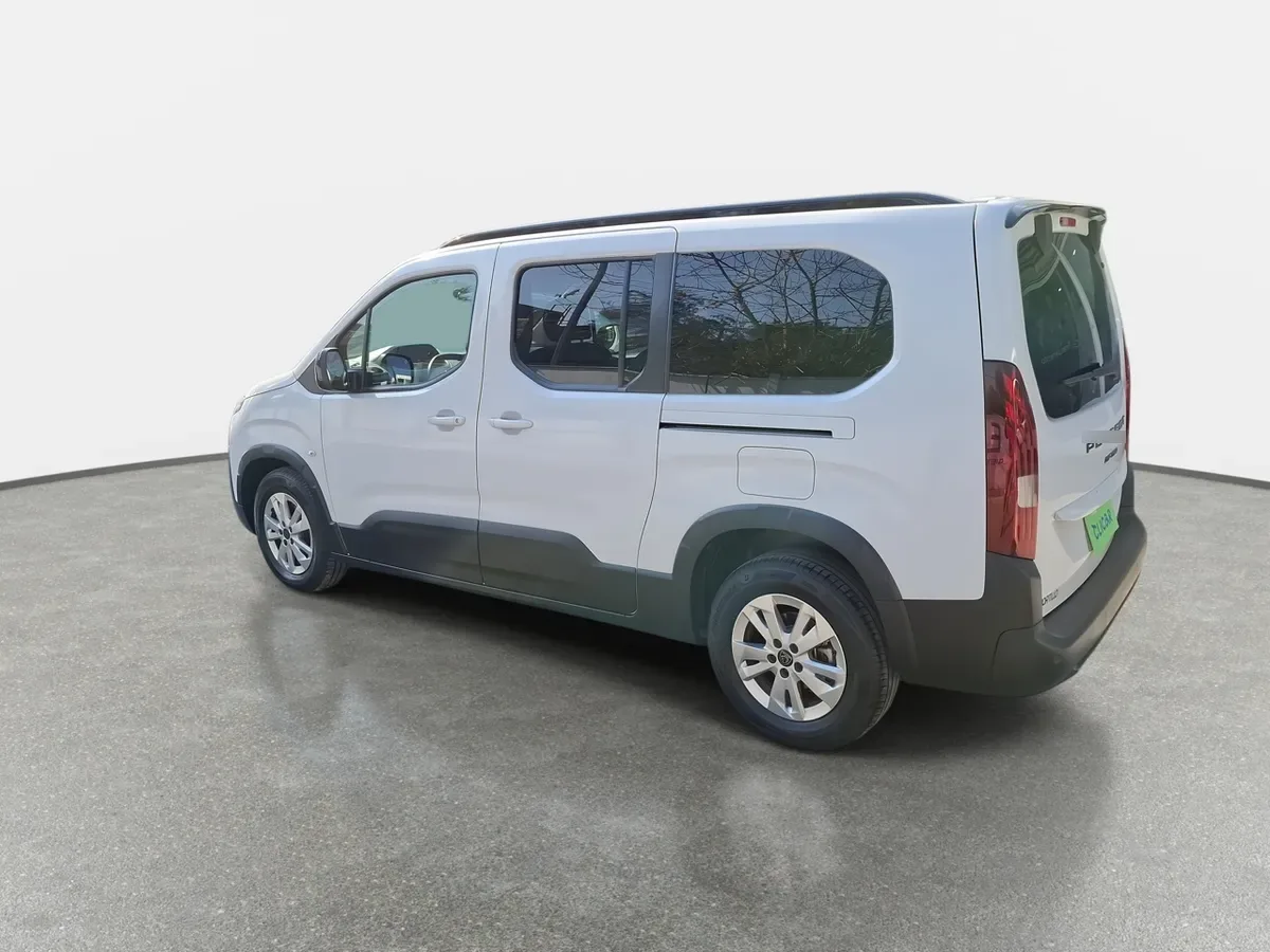 Peugeot Rifter 1.2 Mca Allure Puretech 130 4x2 Eat8 5p año 2026
