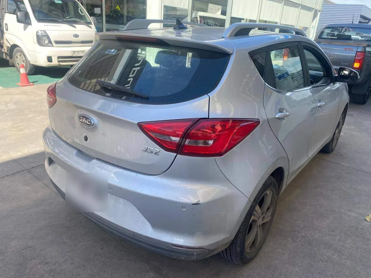 JAC Js2 1.5 Luxury 4x2 Cvt At 5p año 2025