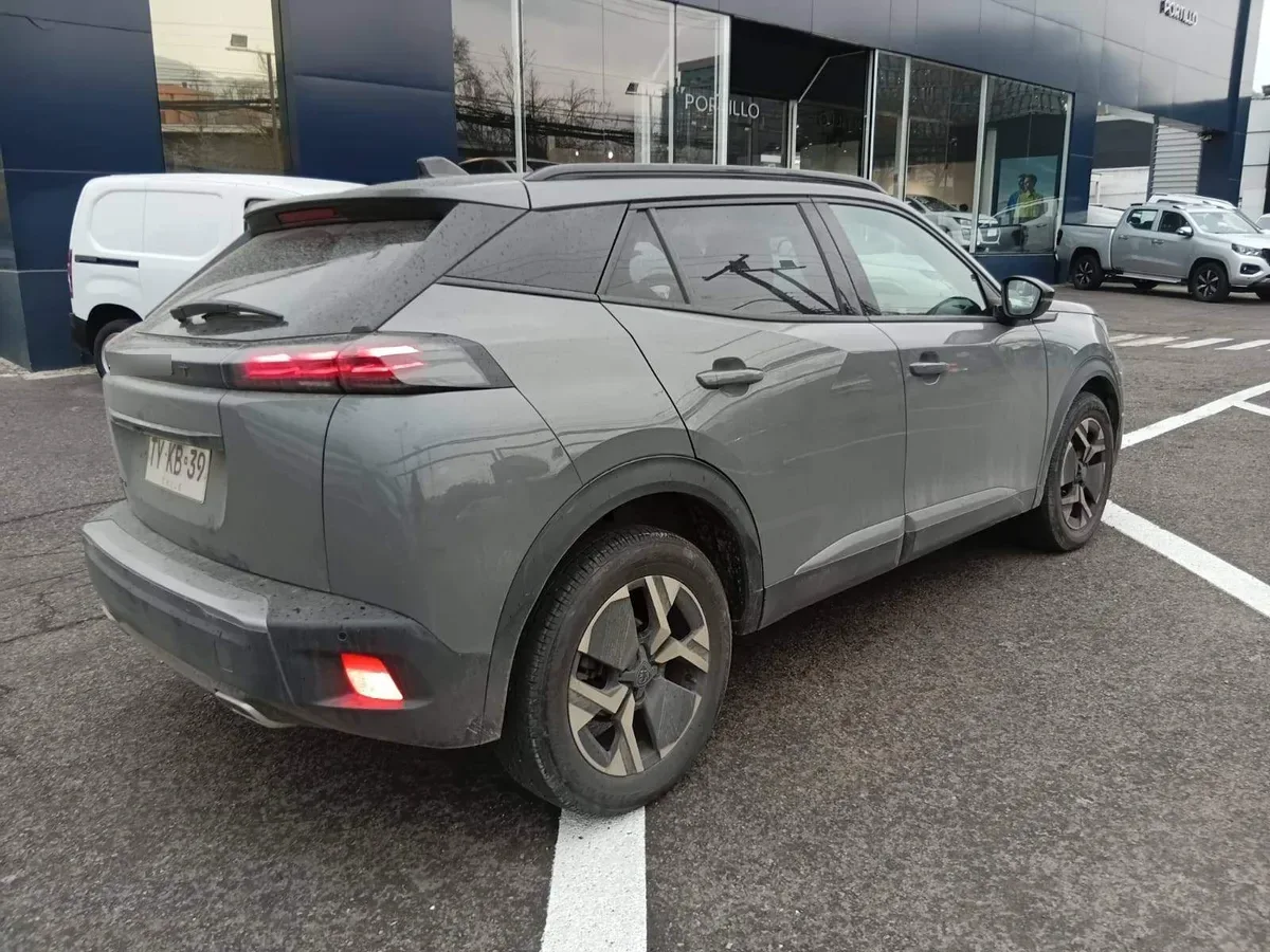 Peugeot 2008 1.2 Allure Pack Puretech 130hp 4x2 Mt 5p año 2025