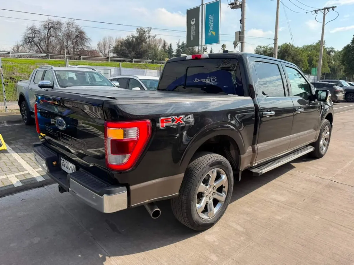 Ford F-150 5.0 Lariat Luxury Cc Dob. Cab. 4x4 At 4p año 2023