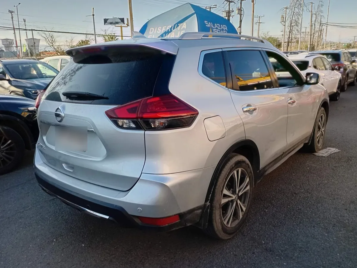 Nissan X-Trail 2.5 Advance 4x2 3row Cvt At 5p año 2021