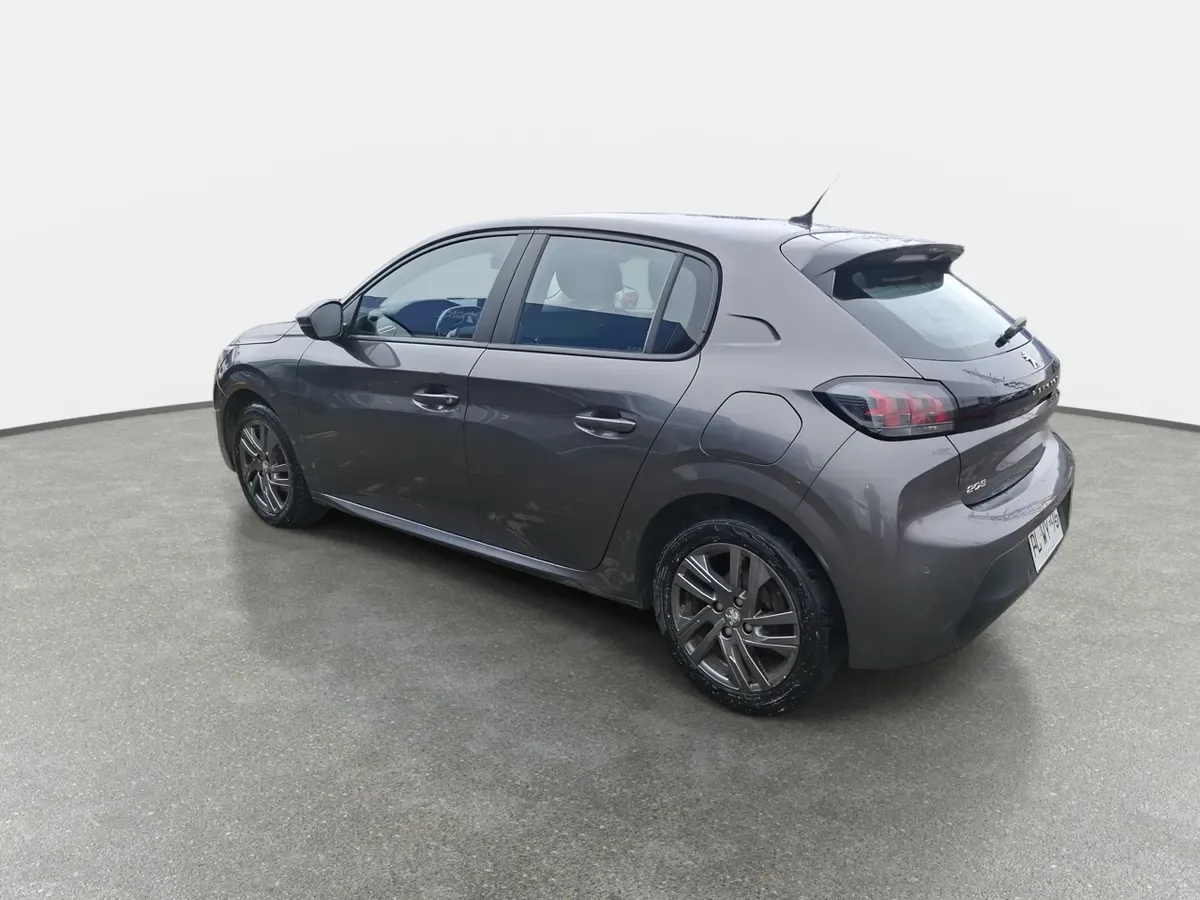 Peugeot 208 1.2 Active Pack Puretech 4x2 75 Mt 5p año 2021