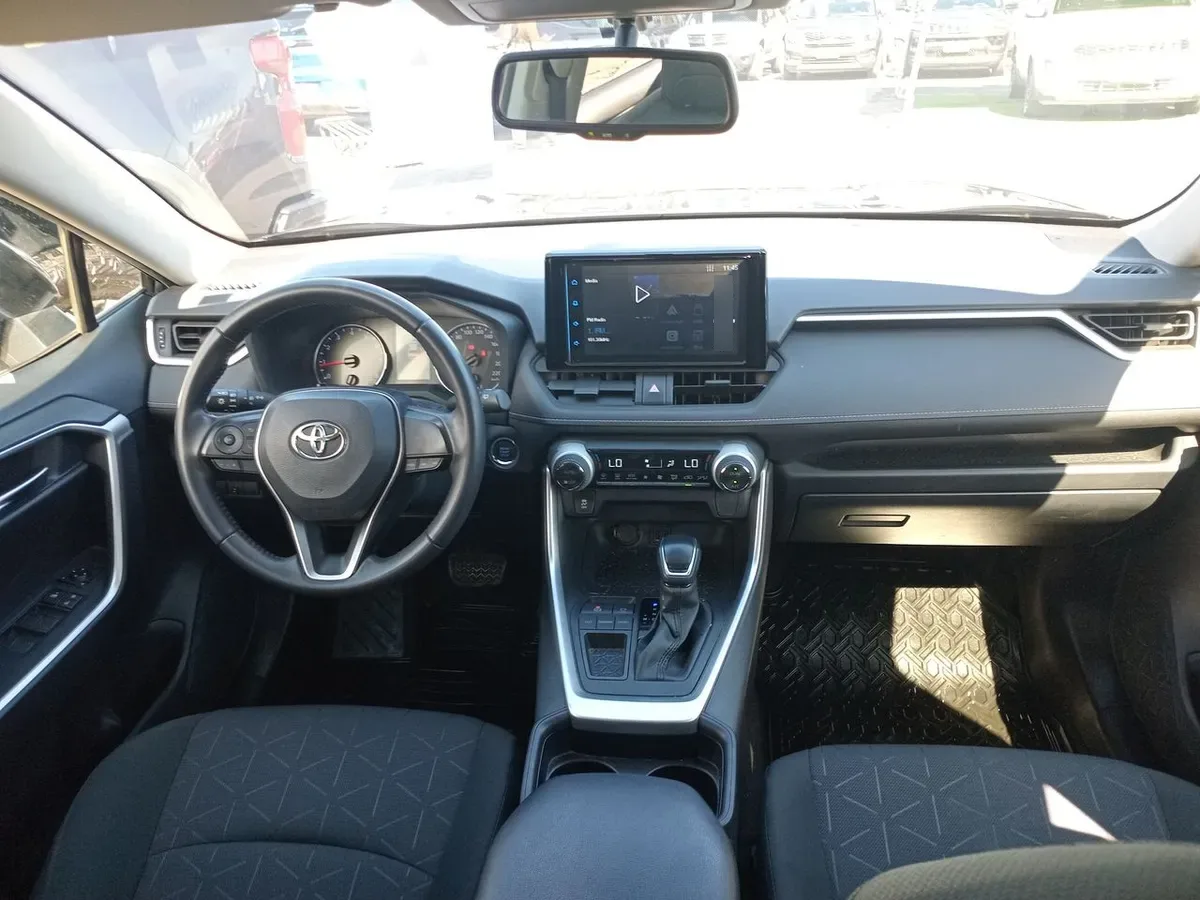 Toyota Rav 4 2.0 Le 4x2 Cvt At 5p año 2020