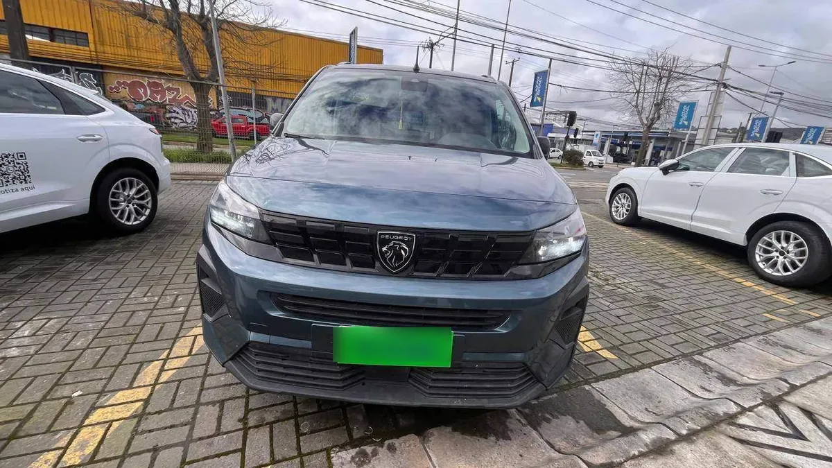 Peugeot Rifter 1.6 Allure Bluehdi Diesel 100hp 4x2 Mt6 5p año 2025