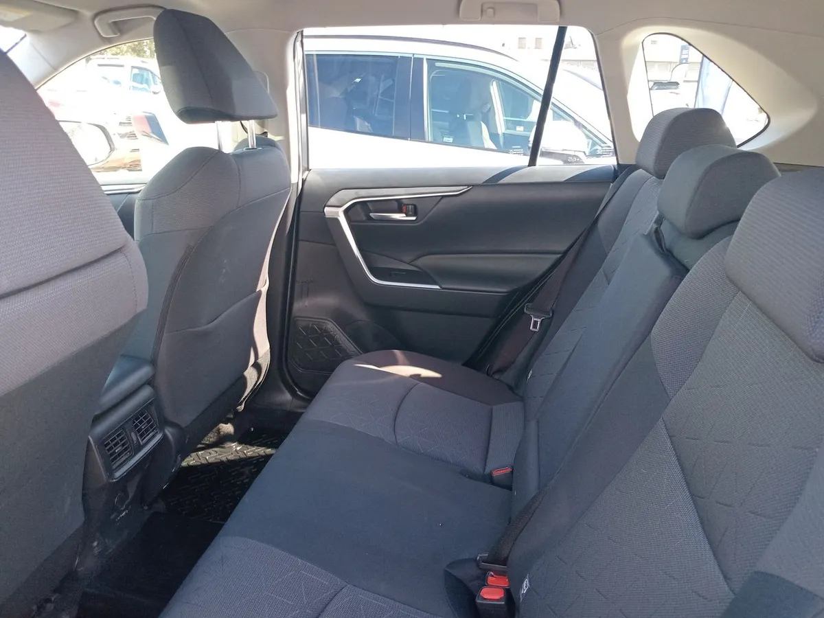 Toyota Rav 4 2.0 Le 4x2 Cvt At 5p año 2020