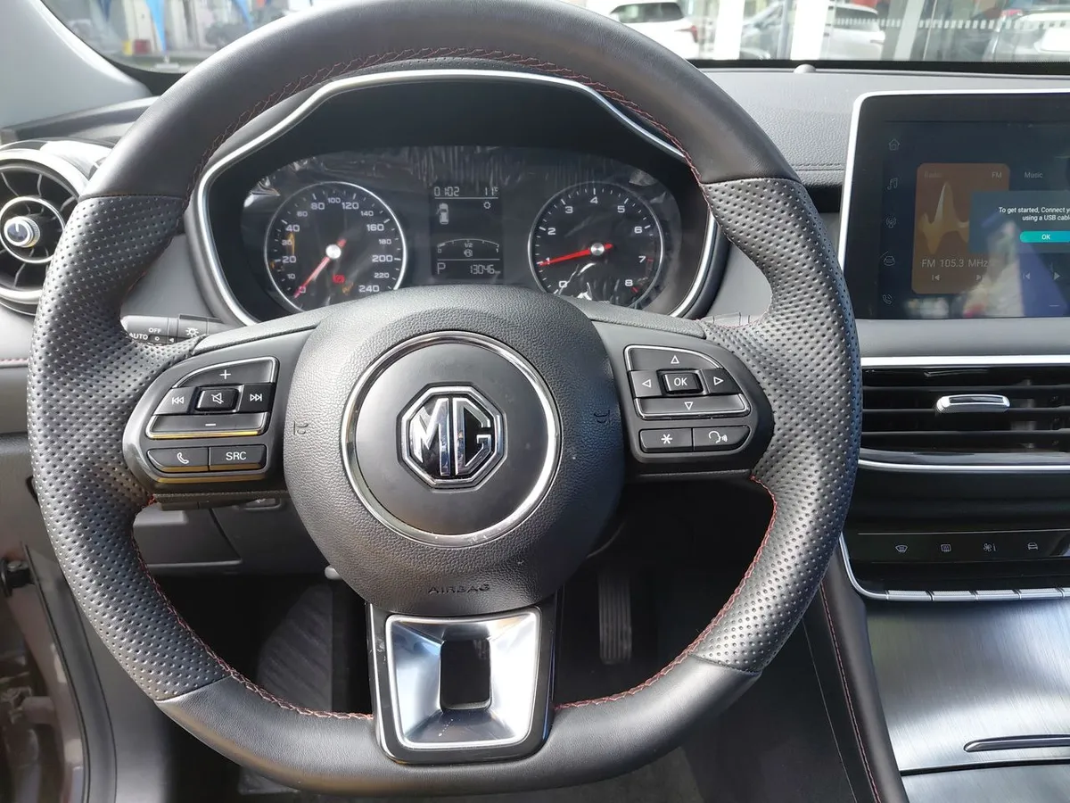 MG Hs 1.5t Dlx 2wd Dct At 5p año 2025