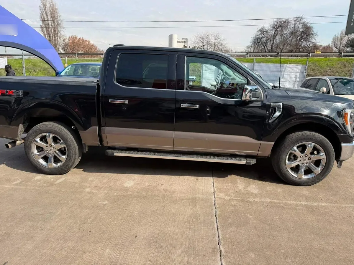 Ford F-150 5.0 Lariat Luxury Cc Dob. Cab. 4x4 At 4p año 2023
