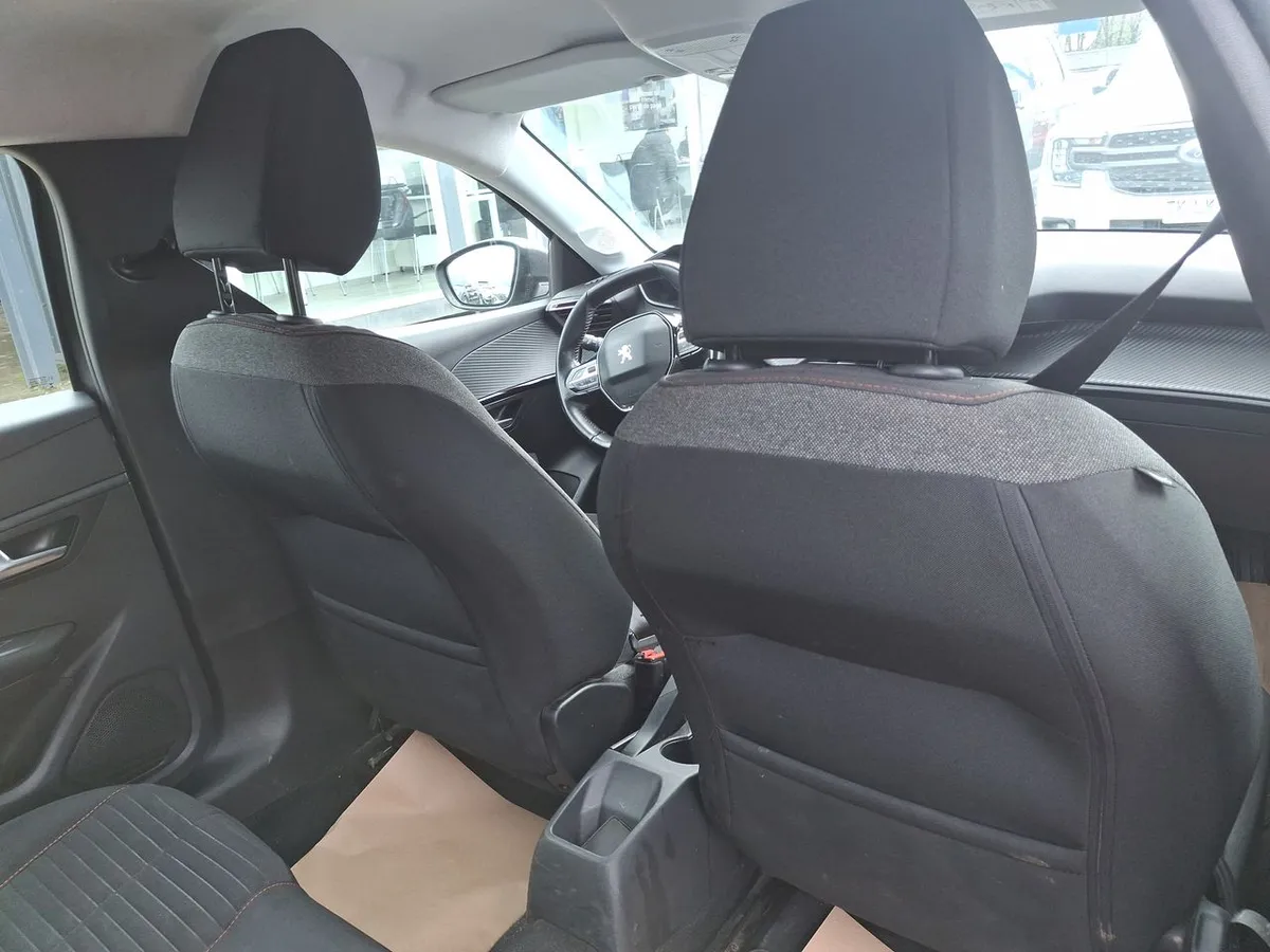 Peugeot 208 1.2 Active Pack Puretech 4x2 75 Mt 5p año 2021