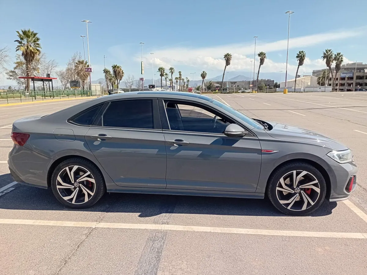 Volkswagen Jetta 2.0 Gli 4x2 At 4p año 2025