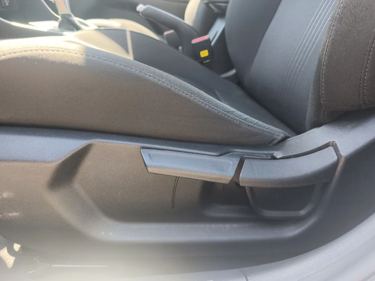 Hyundai Accent 1.5 Plus 4x2 At 4p año 2025